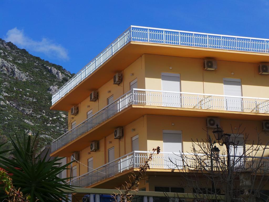 Hotel Andreou Λουτράκι Εξωτερικό φωτογραφία